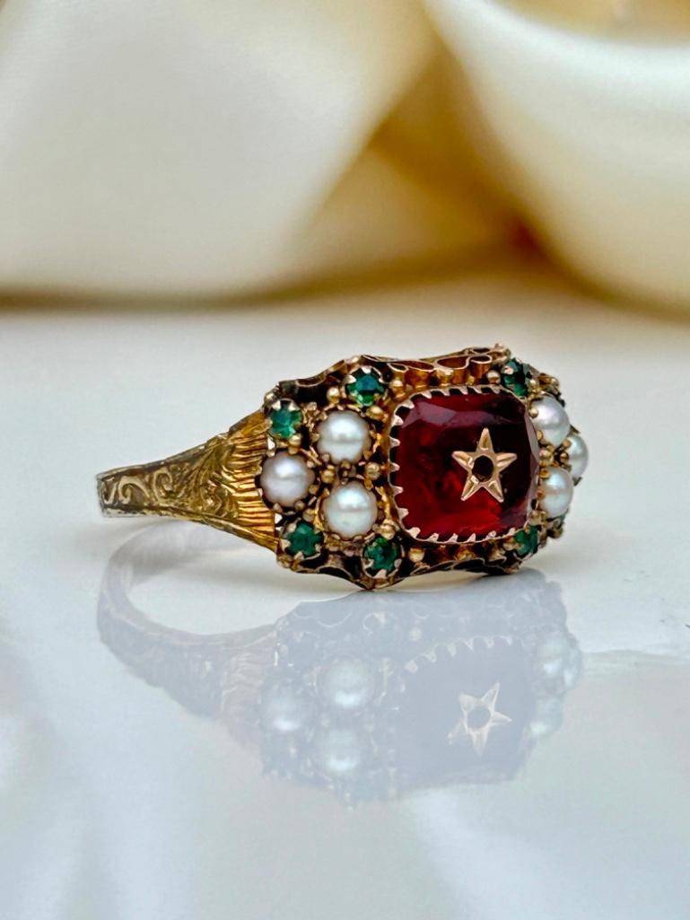 Rare and Unusual Stone Set Gold Antique Star Ring - Image 2 of 9