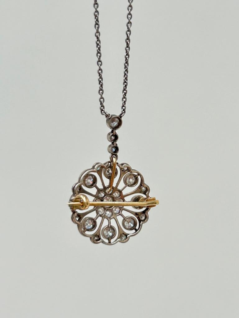Outstanding 18ct White Gold and Platinum Diamond Flower Pendant on Chain in Blue Velvet Box - Image 6 of 7