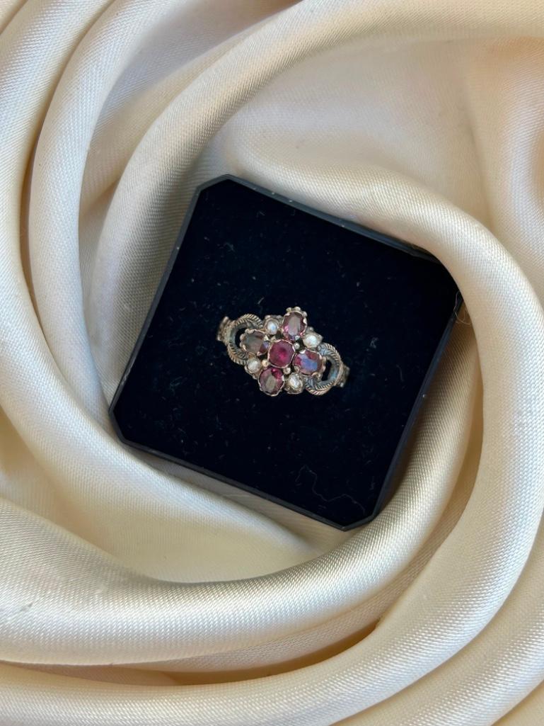 Antique 9ct Gold Garnet and Pearl Ring - Image 4 of 7