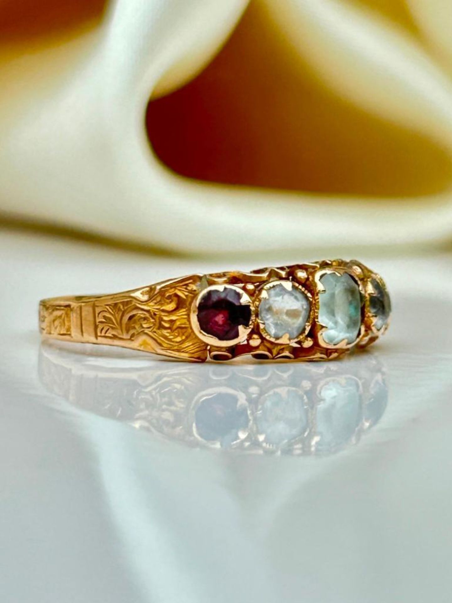 15ct Yellow Gold Antique Chrysoberyl and Ruby Ring AF - Image 2 of 9