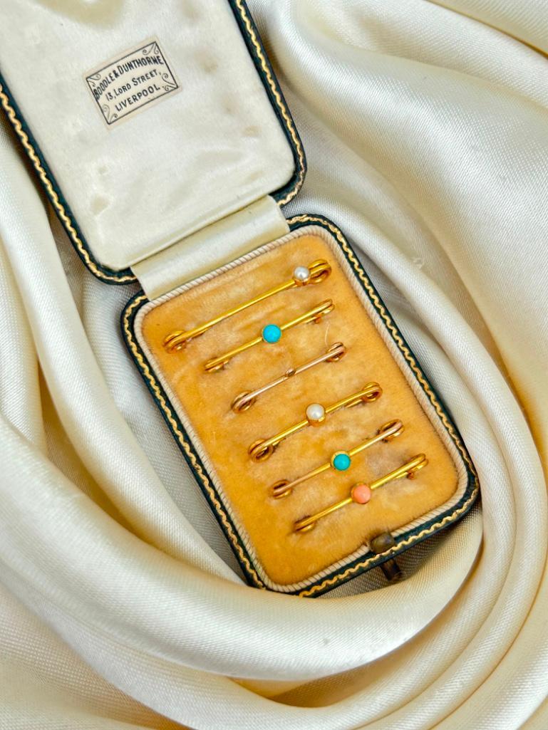 Sweet Antique Boxed Gold Stone Set Boodles and Dunthrope Safety Pin Brooches - Image 5 of 5