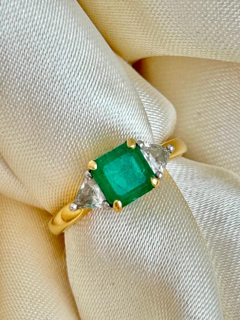 Vintage 18ct Yellow Gold Emerald and Diamond Ring - Image 8 of 8