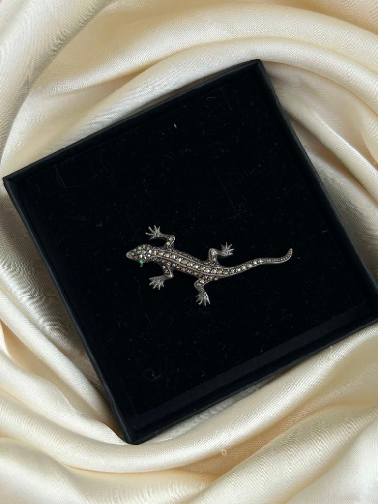Marcasite Lizard Brooch with Green Paste Eyes in Silver - Image 3 of 4