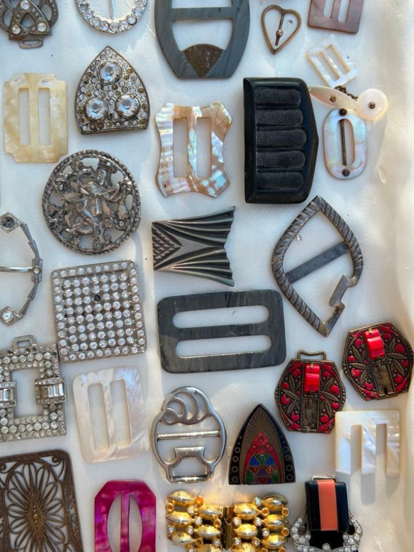 Antique & Vintage Large Mixed Jewellery Lot - Image 3 of 8