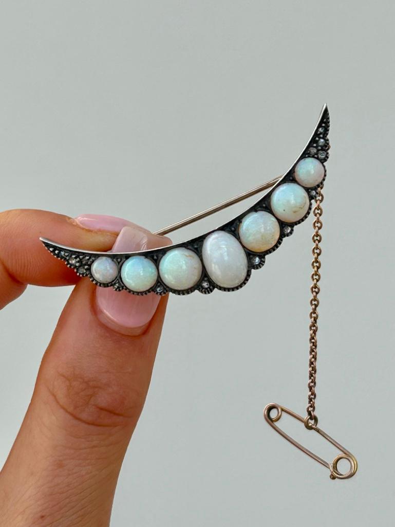 Antique Gold Opal Opal and Diamond Crescent Brooch - Image 4 of 5