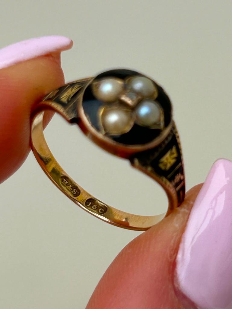 Antique 18ct Yellow Gold Black Enamel Mourning Ring with Pearl Diamond Flower Locket Back - Image 7 of 9