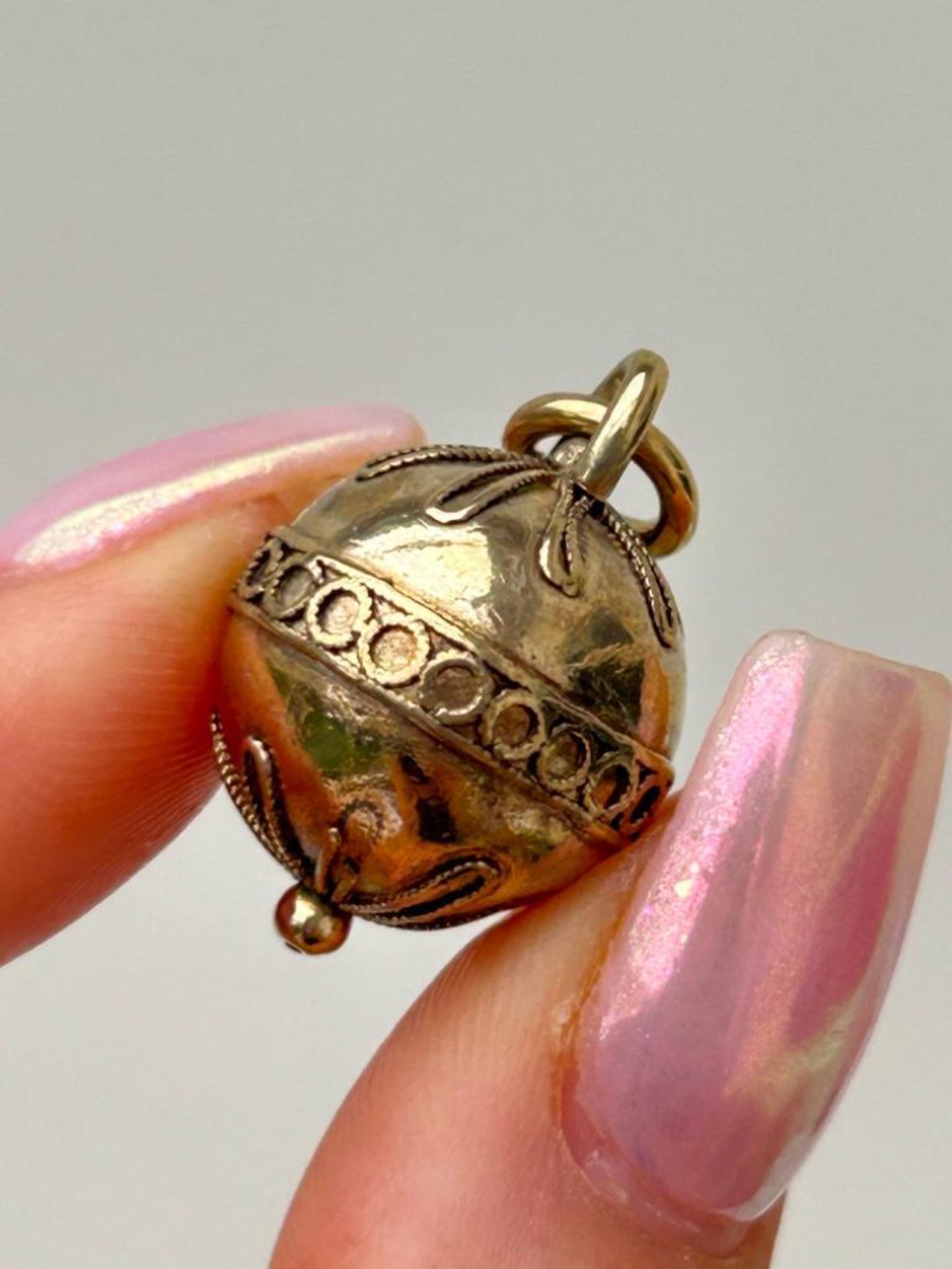 Sweet Victorian Era Orb Pendant - Image 4 of 5