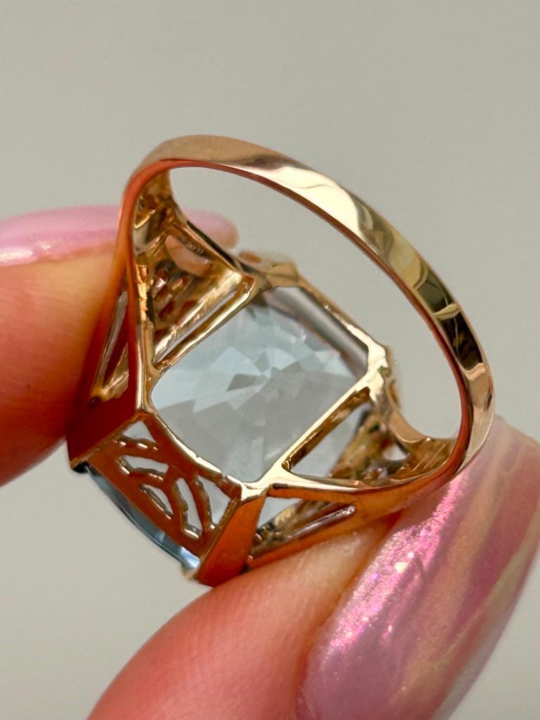 Approx 16ct Aquamarine and Diamond Ring in 18ct Gold - Image 8 of 10