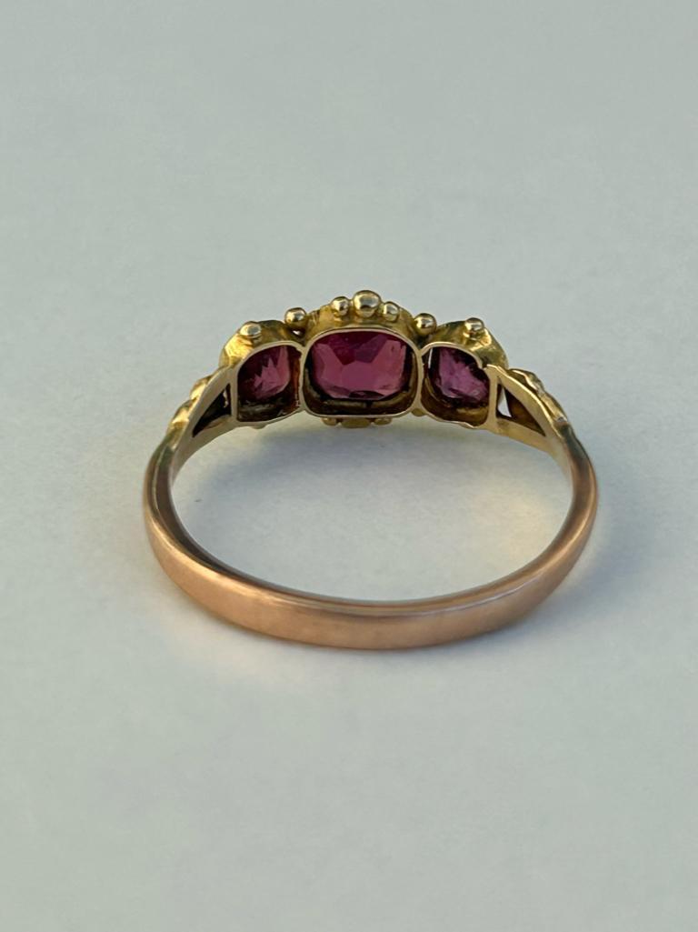 Yellow Gold Pink 3 Stone Ring - Image 5 of 6