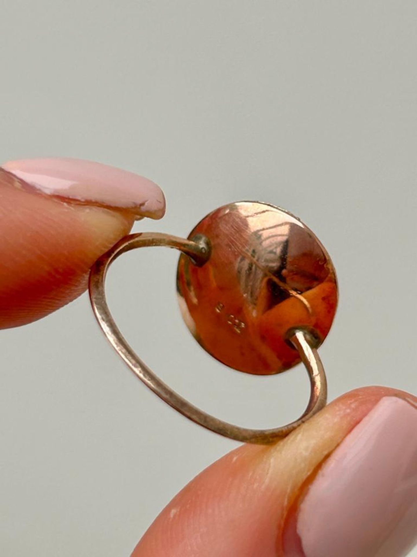 Georgian Era Flat Cut Garnet Ring in Gold - Image 4 of 5