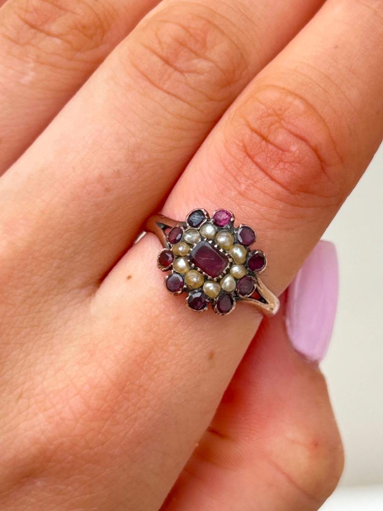 Georgian Era Flat Cut Garnet and Pearl Gold Ring - Image 2 of 6