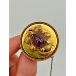 Antique Cabochon Garnet and Gold Pretty Round Brooch with Locket Back