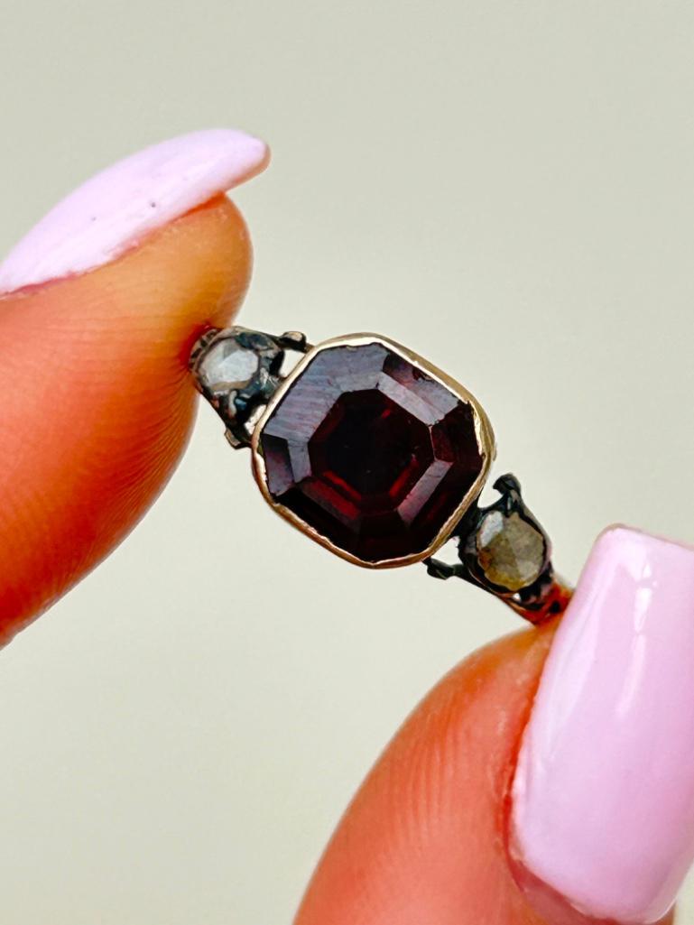 Georgian Era Garnet and Diamond Gold Ring - Image 4 of 7
