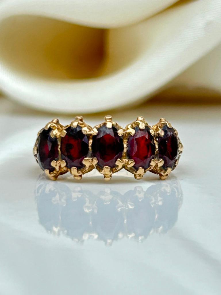 Chunky 9ct Gold Garnet 5 Stone Ring