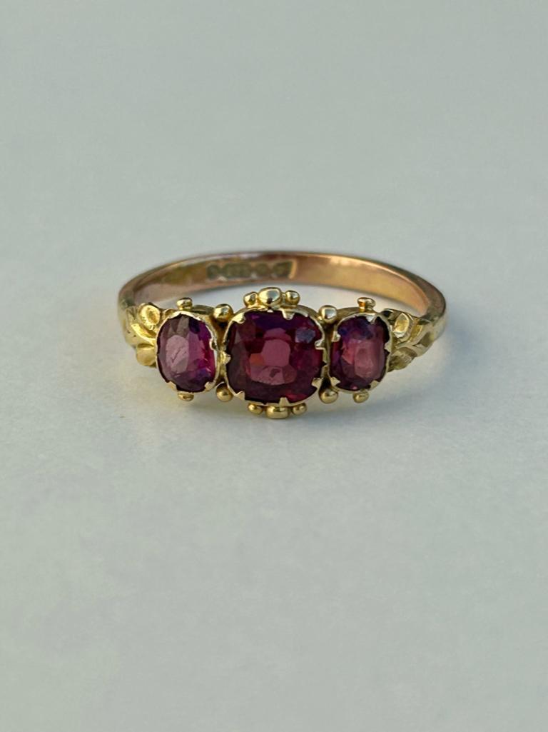 Yellow Gold Pink 3 Stone Ring - Image 4 of 6