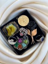 Mixed Lot of Vintage and Antique Jewellery