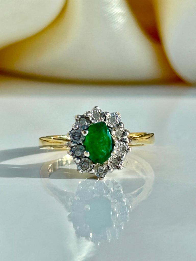 Sweet 9ct Gold Emerald and Diamond Cluster Flower Ring