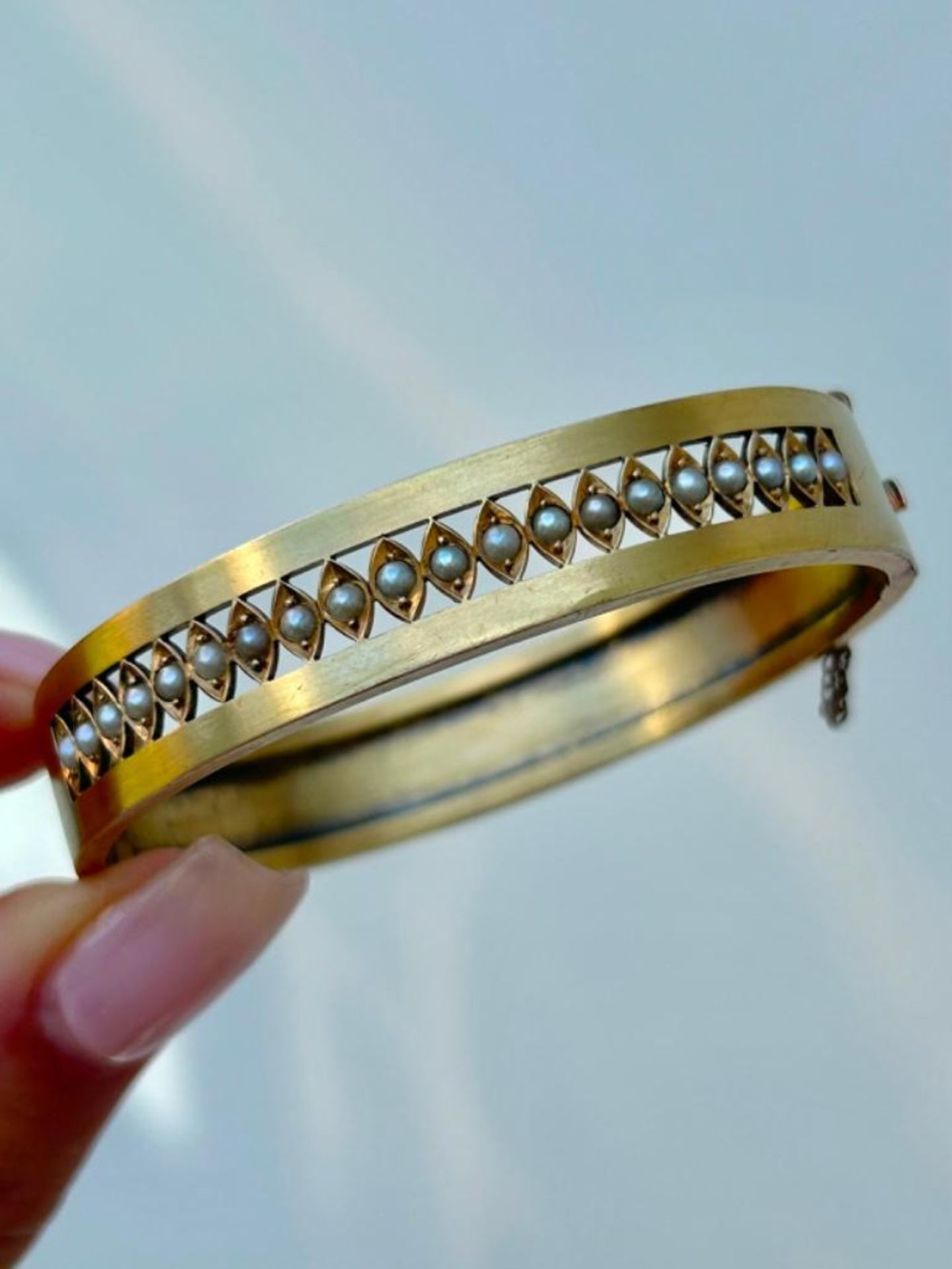 Antique 15ct Gold Pearl Wide Bangle Bracelet - Image 5 of 6