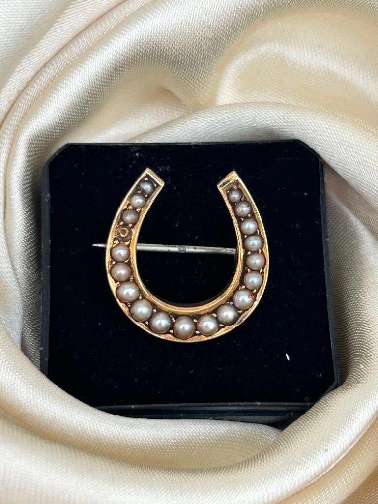 Antique Pearl Horseshoe Brooch in Gold Large Size - Image 3 of 4