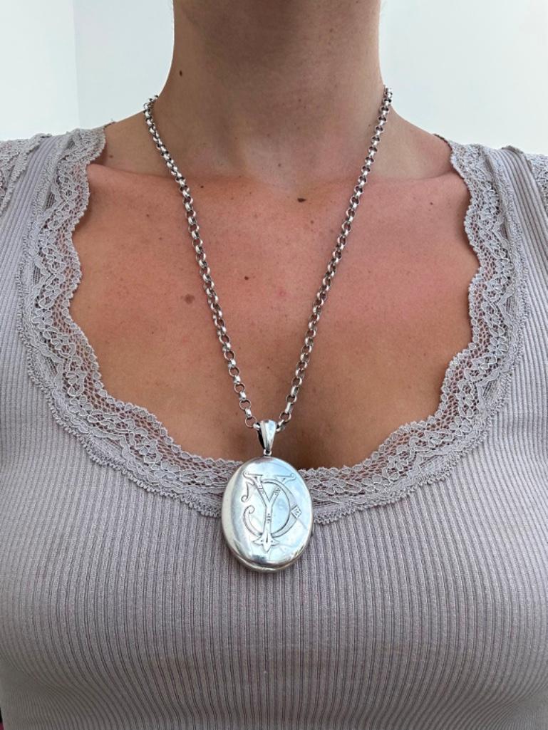 Antique Silver Victorian Locket and Chunky Chain Necklace - Image 3 of 4