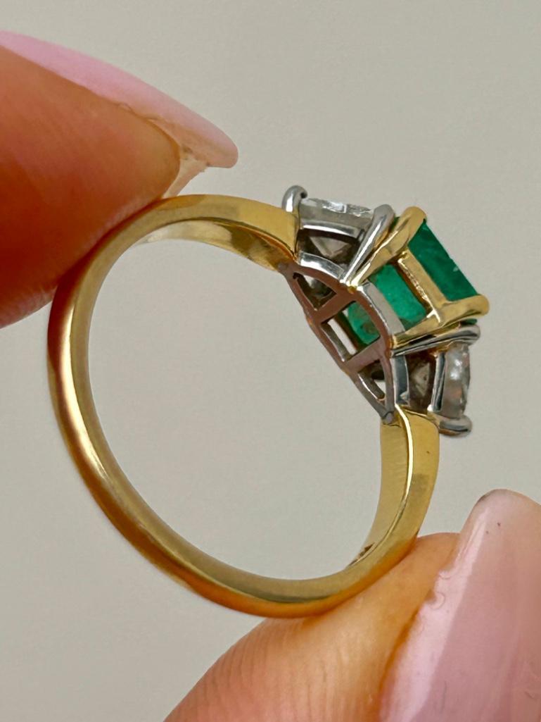 Vintage 18ct Yellow Gold Emerald and Diamond Ring - Image 6 of 8