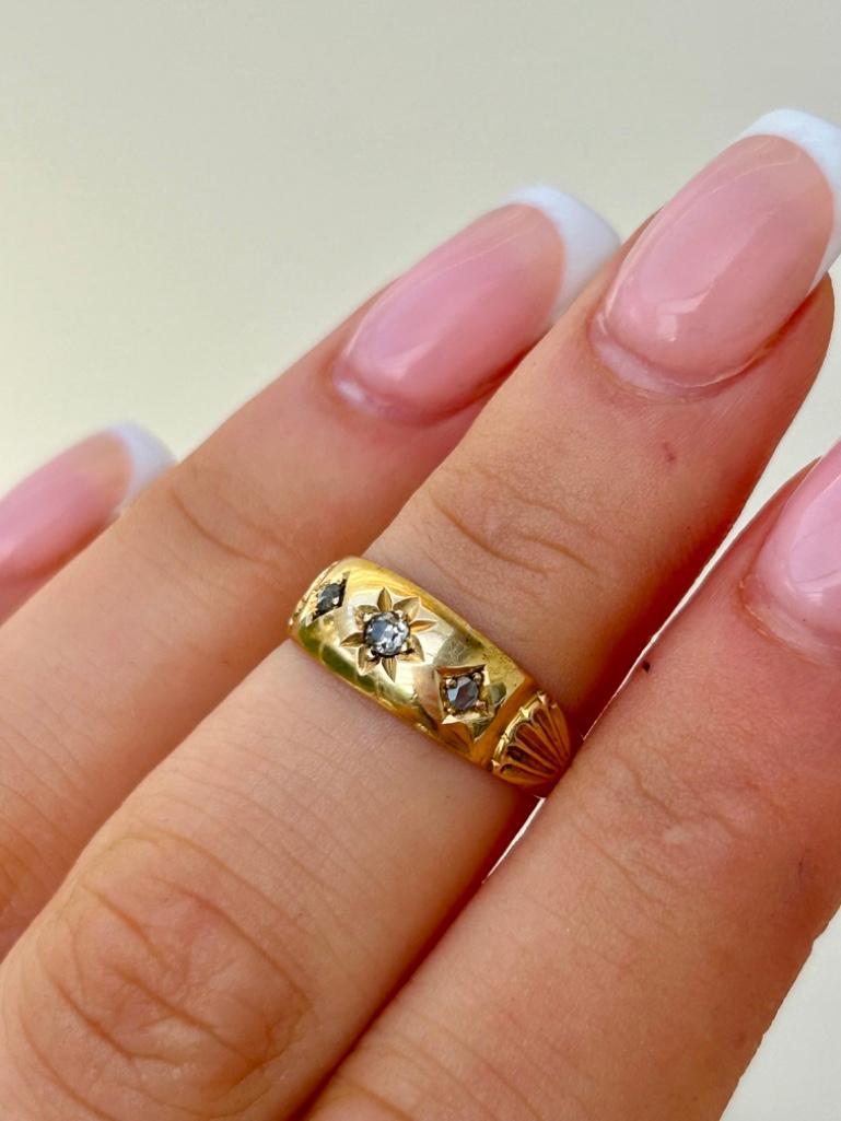 18ct Yellow Gold Diamond Star Ring - Image 2 of 7