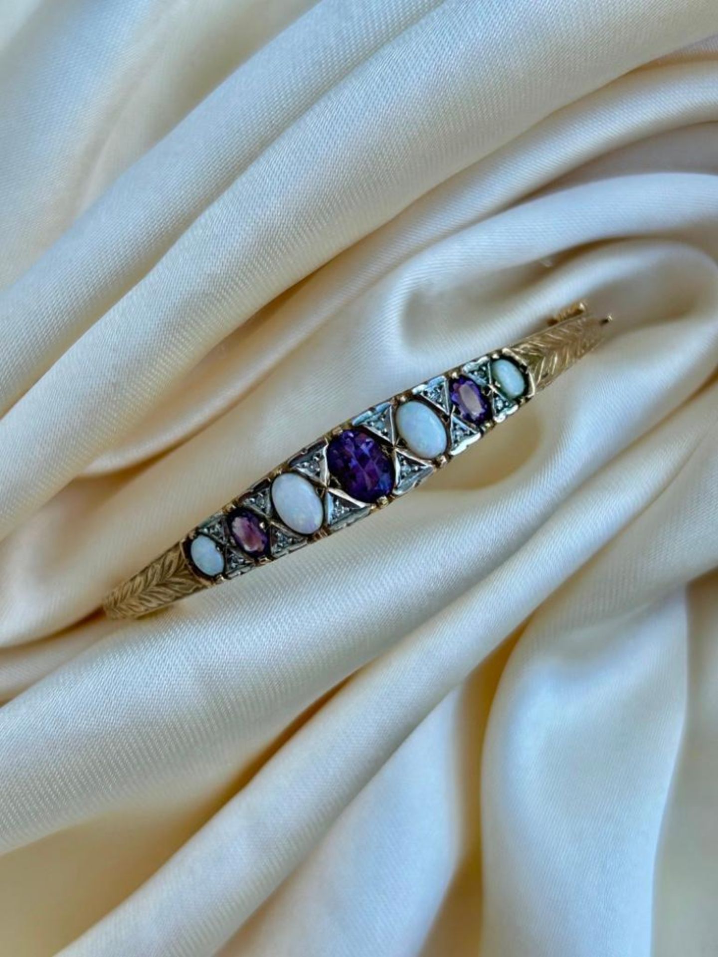 Wonderful Gold Amethyst and Opal Bangle/ Bracelet - Image 3 of 7