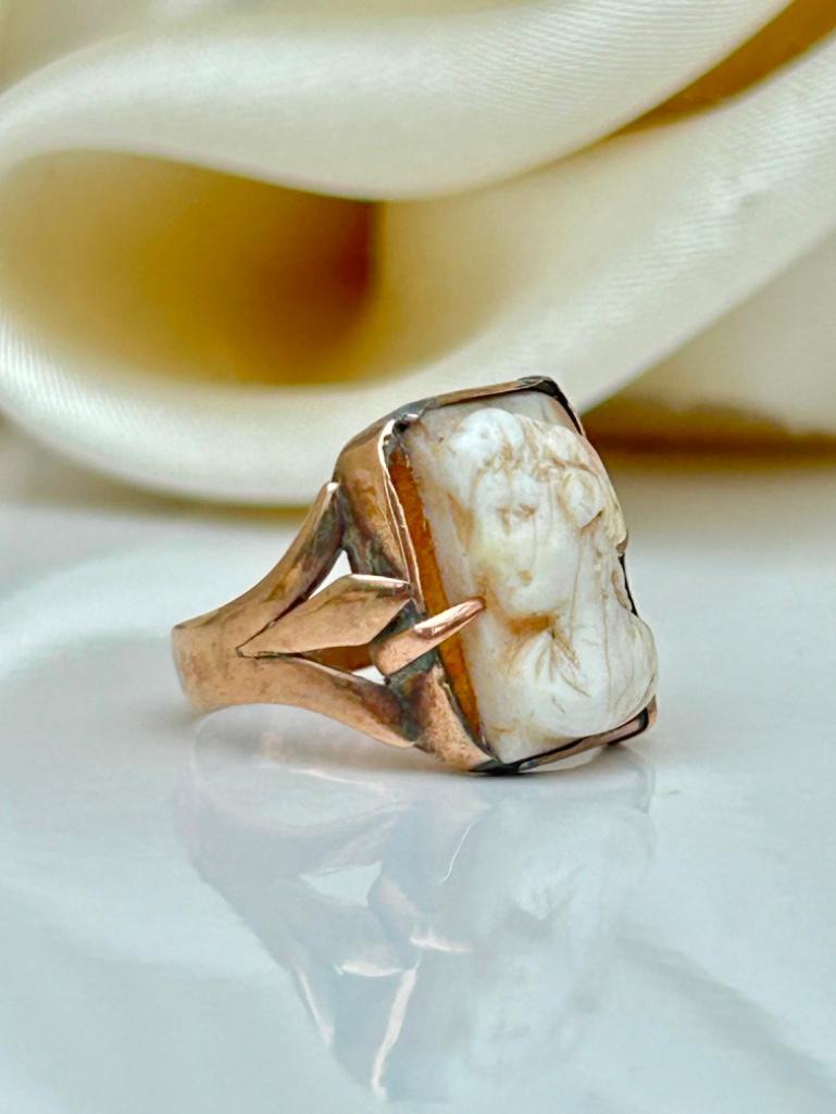 Gold Cameo Ring - Image 2 of 9