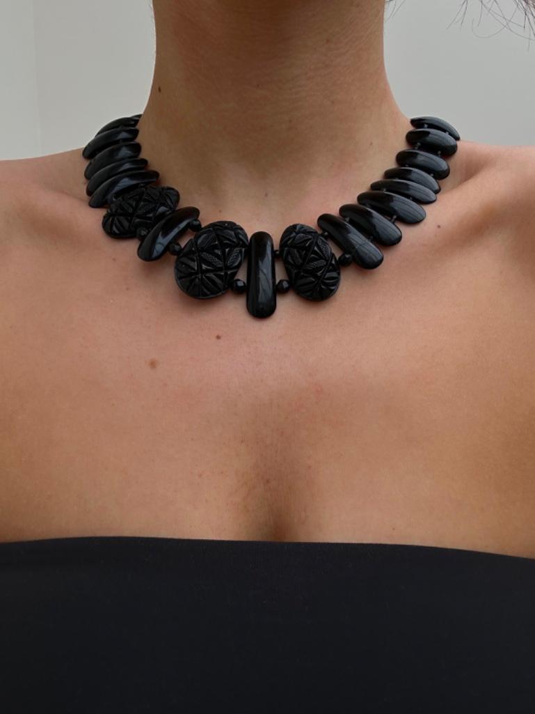 Large Whitby Jet Necklace - Image 4 of 4