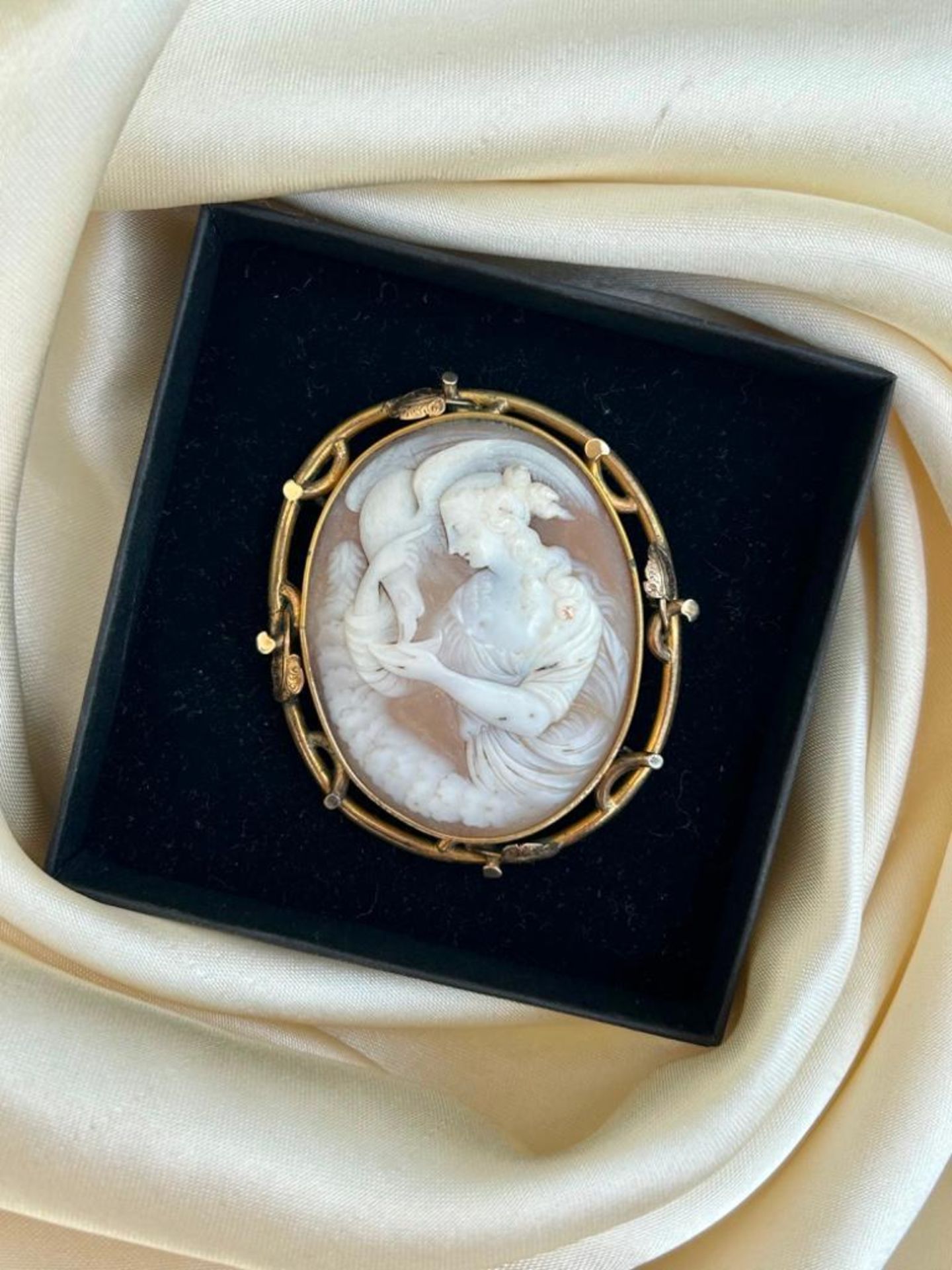 Antique Large Cameo Brooch - Image 2 of 3