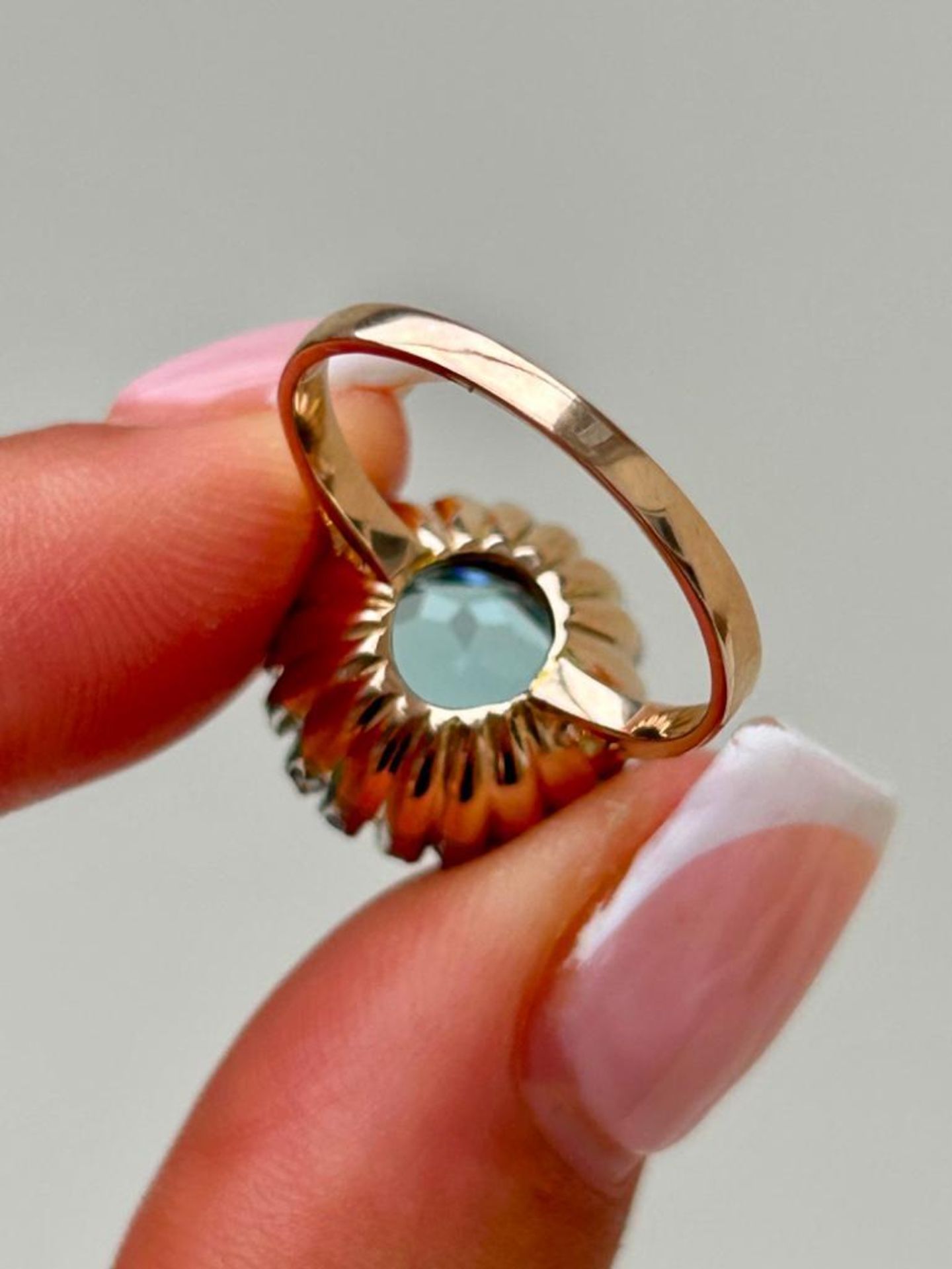 Large 6.05 Aquamarine and Diamond Halo Ring in Yellow Gold - Image 6 of 6
