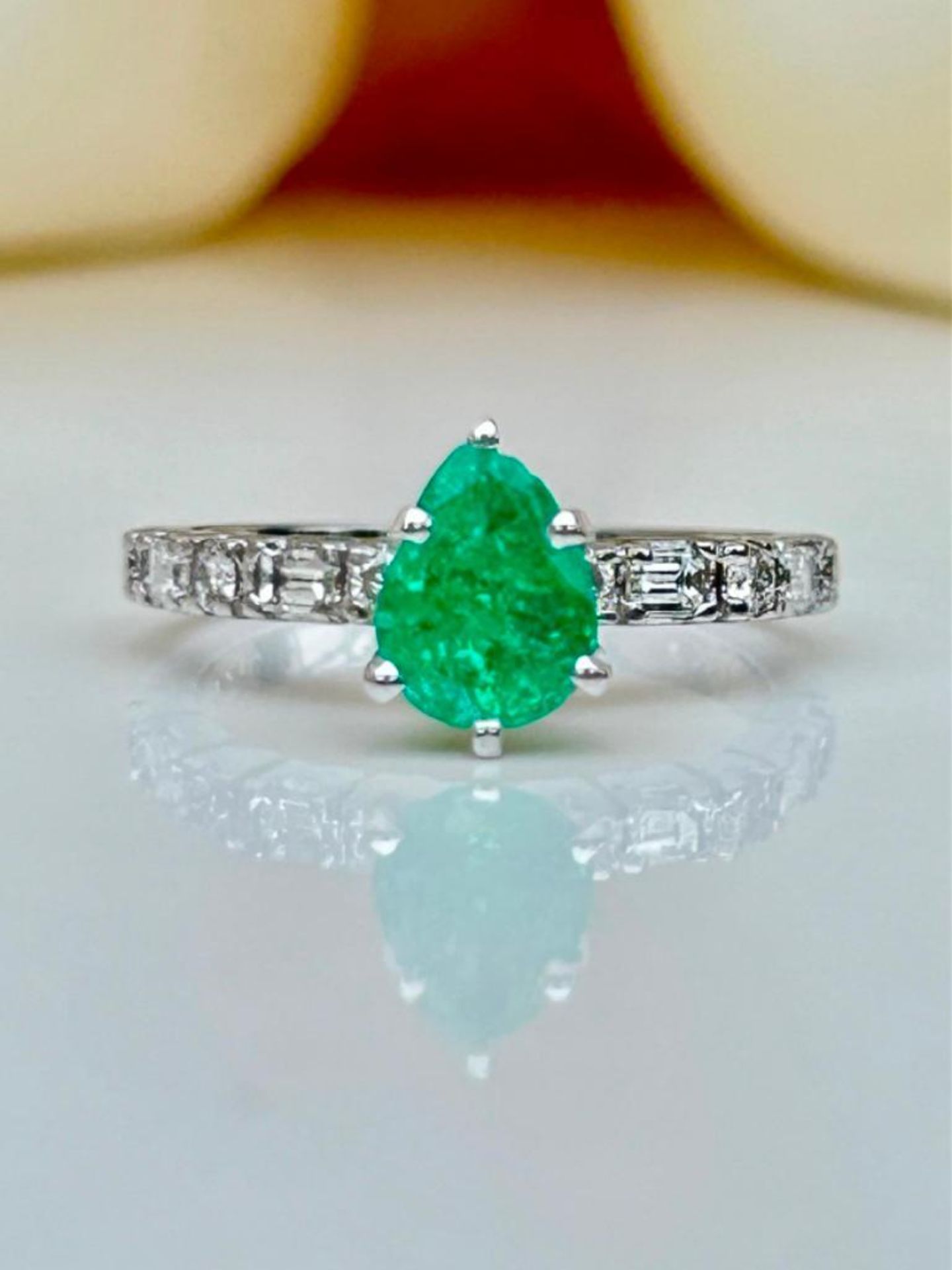 Outstanding 14k White Gold Emerald and Diamond Ring