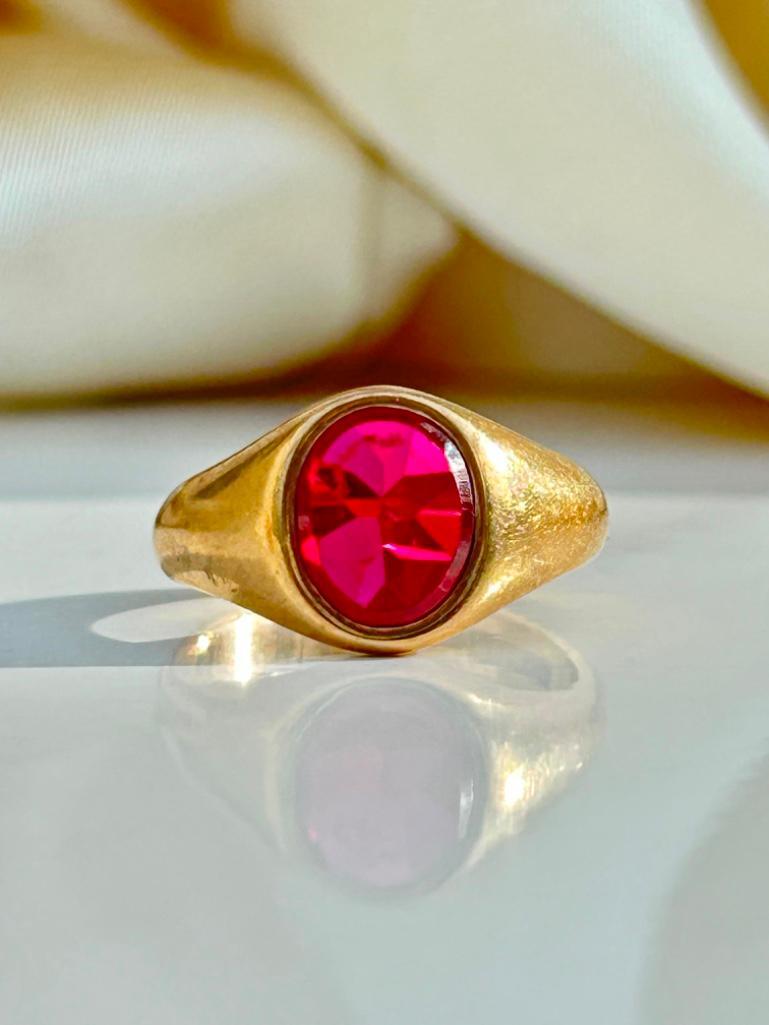 Chunky 9ct Yellow Gold Pink Stone Signet Ring