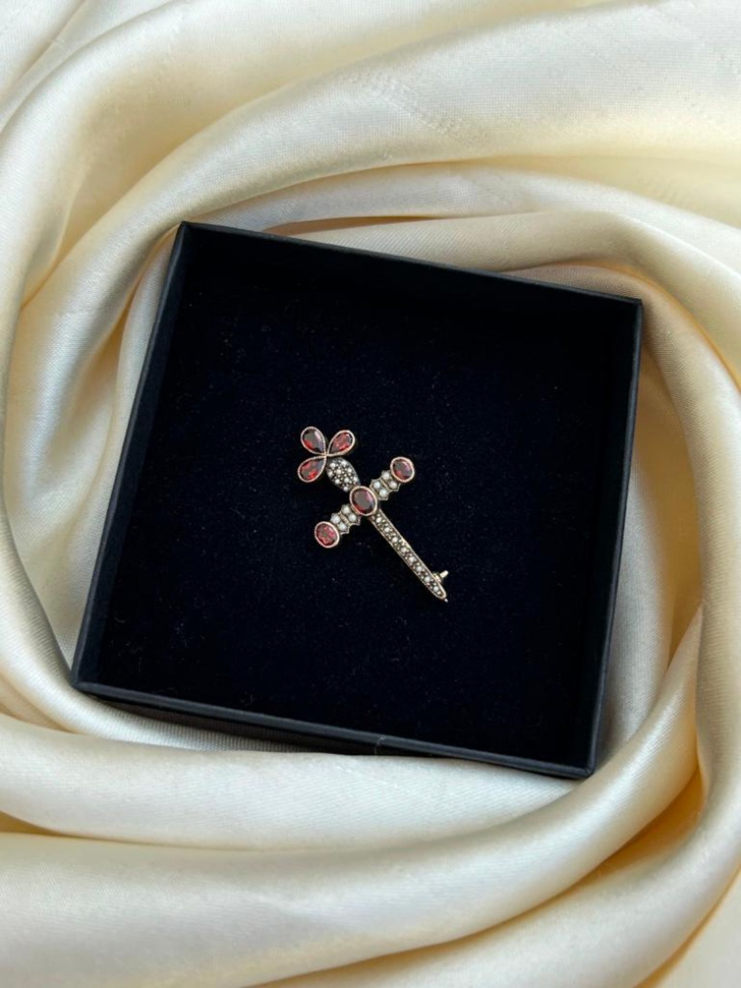 Antique Garnet and Pearl Cross Brooch in Gold - Image 3 of 6
