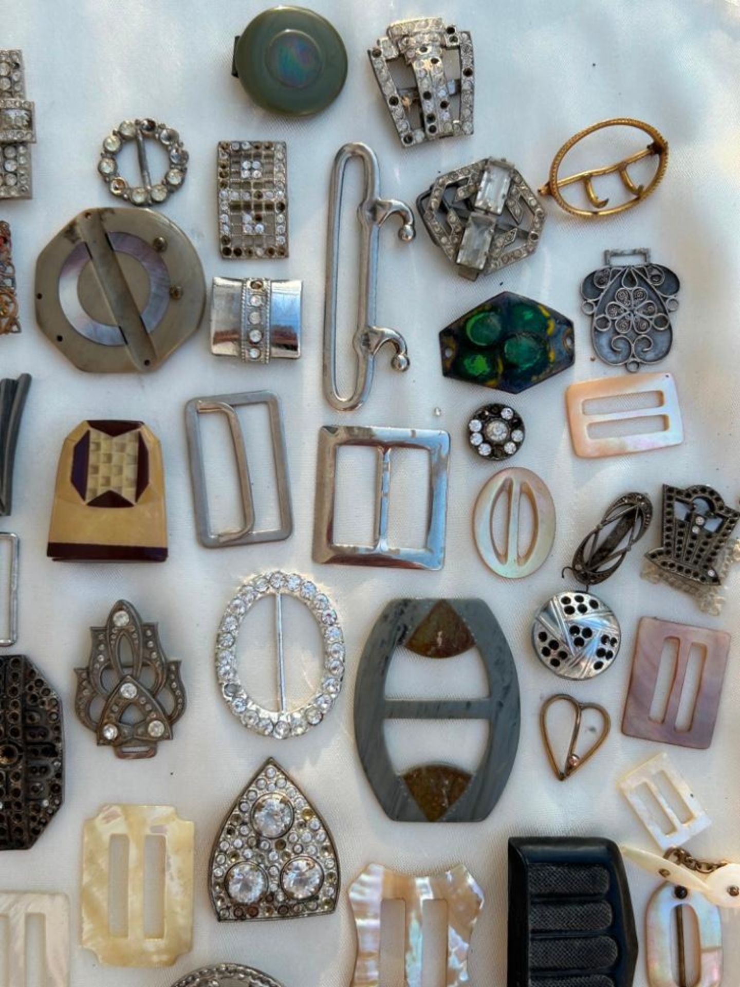 Antique & Vintage Large Mixed Jewellery Lot - Image 8 of 8