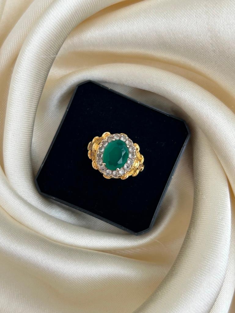 Chunky Emerald and Diamond Gold Dress Ring - Image 4 of 6