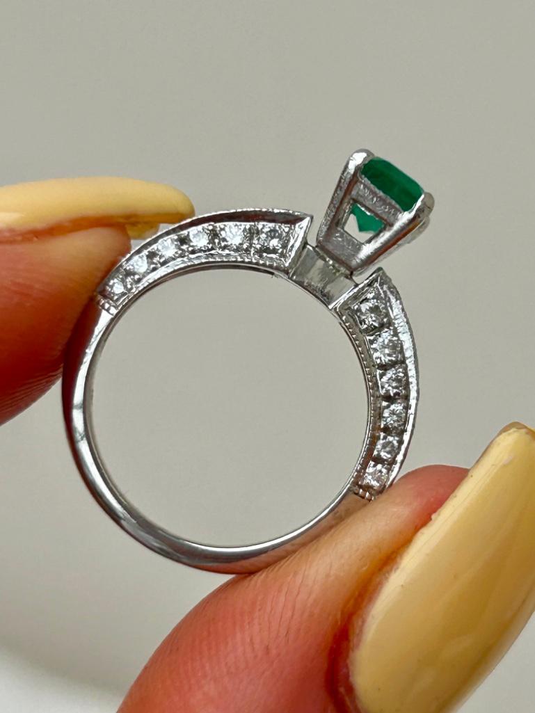 Outstanding Platinum Emerald and Diamond Ring - Image 8 of 10