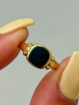 Antique 18ct Yellow Golf Bloodstone Pink / Signet Ring