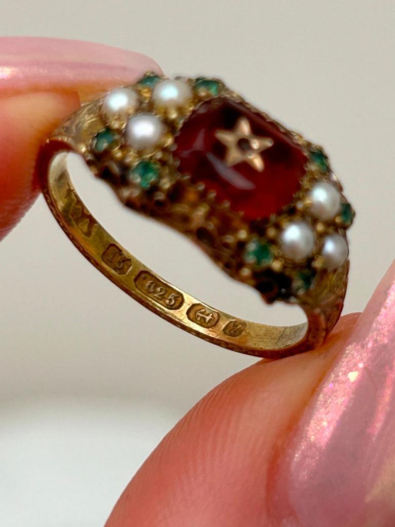 Rare and Unusual Stone Set Gold Antique Star Ring - Image 7 of 9