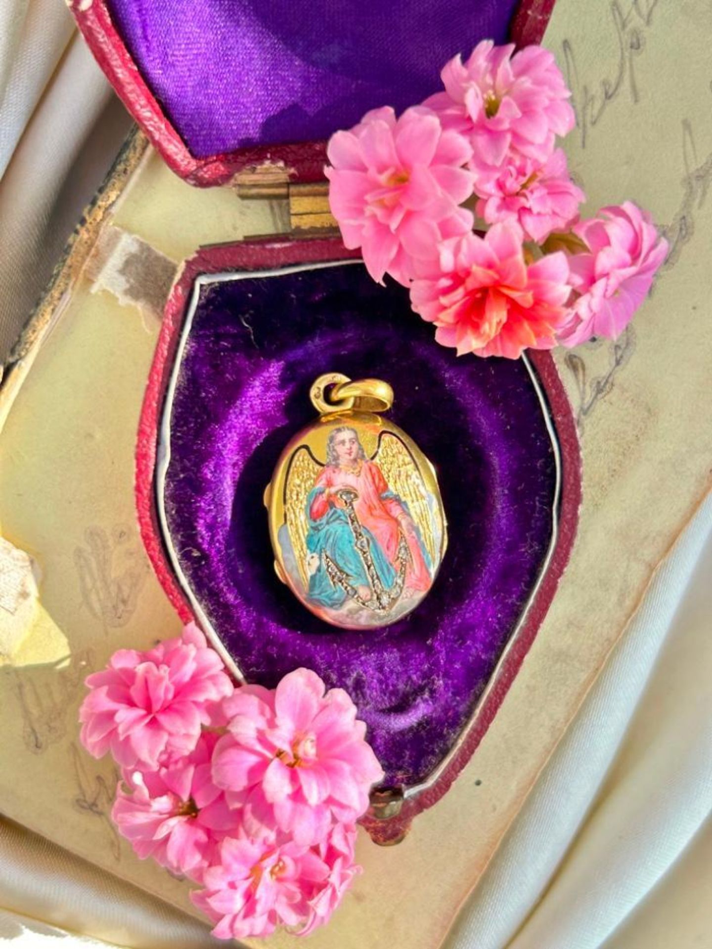 Rare Antique Enamel and Rose Cut Diamond Locket Pendant in Antique Velvet Box - Image 4 of 9