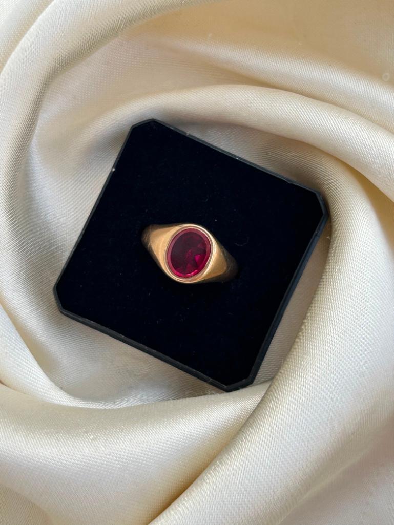 Chunky 9ct Yellow Gold Pink Stone Signet Ring - Image 5 of 7