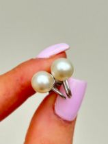 14ct White Gold Pearl Earrings