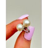 14ct White Gold Pearl Earrings