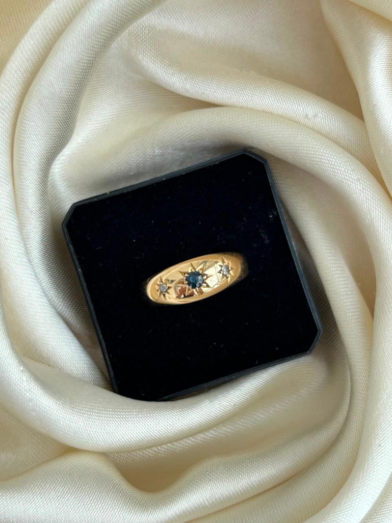 Huge Chunky 18ct Yellow Gold Diamond 3 Stone Ring - Image 5 of 8