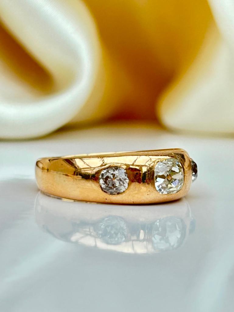 Huge Chunky 18ct Yellow Gold Diamond 3 Stone Ring - Bild 2 aus 8