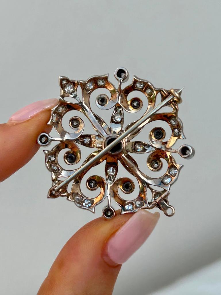 Antique Large Size Gold Pearl and Diamond Starburst / Flower Brooch / Pendant - Image 4 of 5