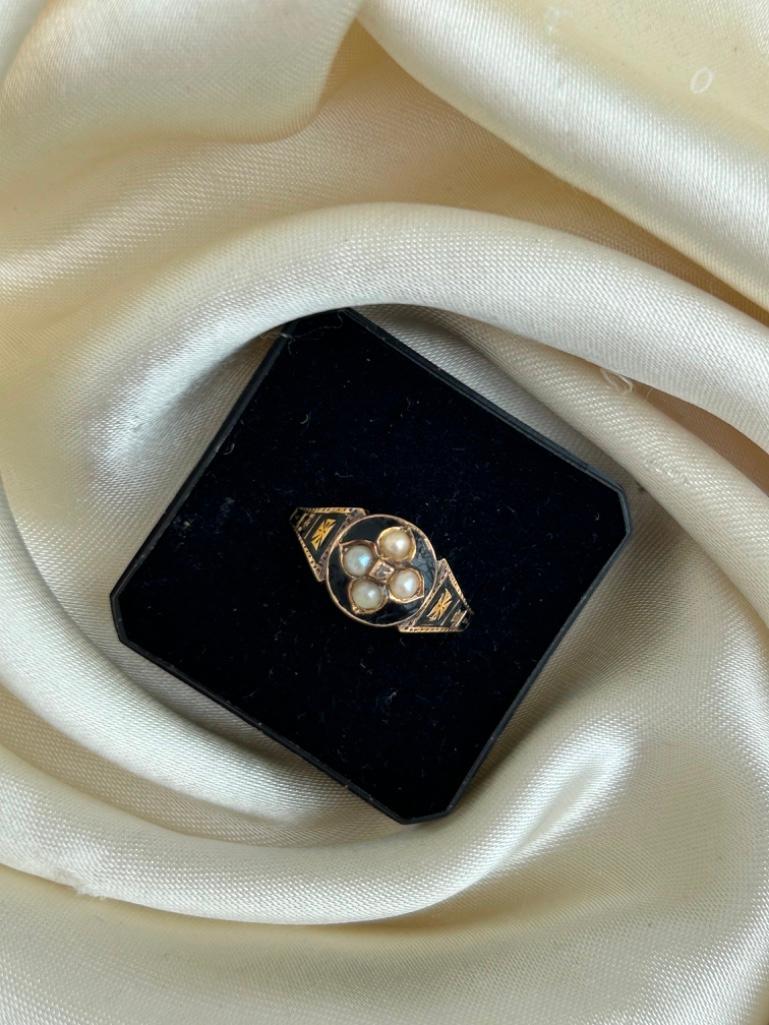 Antique 18ct Yellow Gold Black Enamel Mourning Ring with Pearl Diamond Flower Locket Back - Image 9 of 9