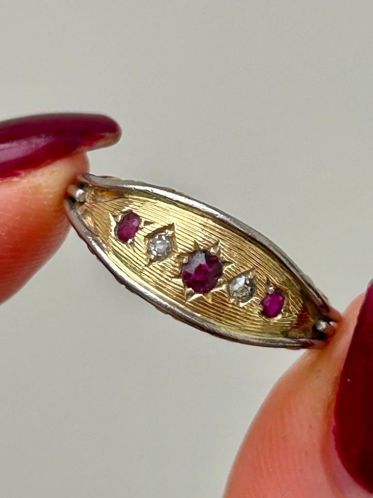 Chunky 18ct Gold Ruby and Diamond 5 Stone Ring