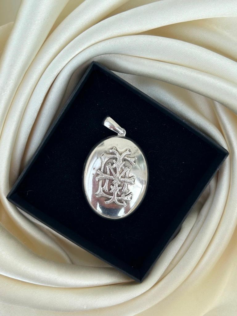 Large Antique Victorian Era Silver Locket Pendant - Image 4 of 4