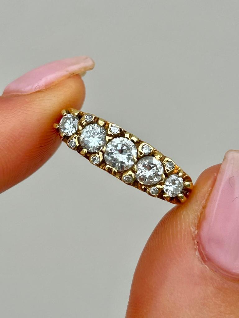 Large Diamond 5 Stone Ring with Diamond Points Approx 1.10ct in 18ct Yellow Gold